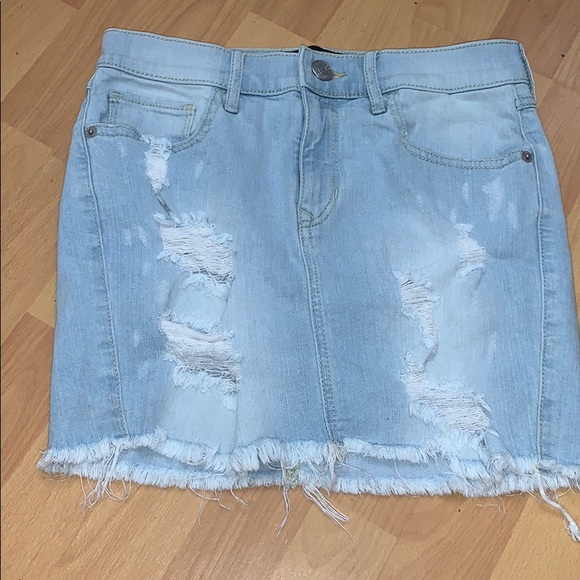 cute jean skirt - Picture 1 of 3